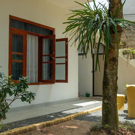 Lakru Home Stay Weligama Eksteriør billede